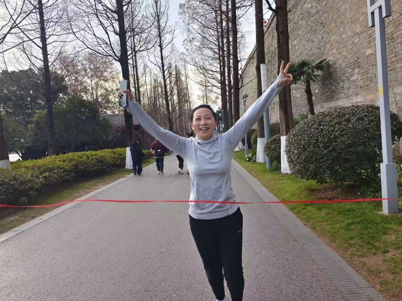 “环湖奔跑迎新年，凝心聚力赴新程” ——东华传动轴公司迎新健跑活动圆满落幕2