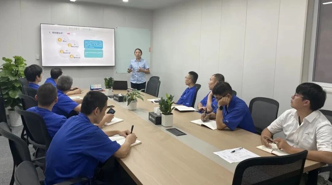 质量月 | 筑牢质量防线 赋能班组提升 ——东华传动轴公司“午间课堂”首期开讲