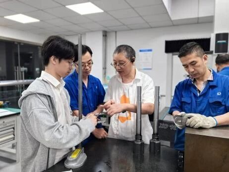 喜报 | 技术先锋队荣获2025年上汽集团“三争”高效能班组建设大赛金牌班组提名5